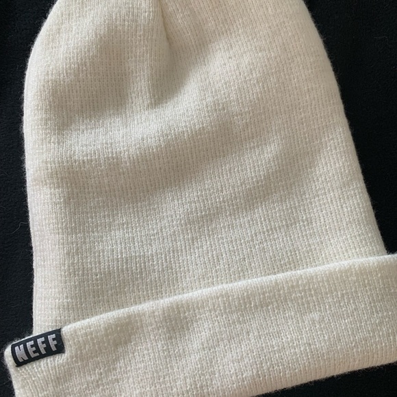 ❤️NEFF Mushroom Beanie White Foldable Cuff - Picture 5 of 7